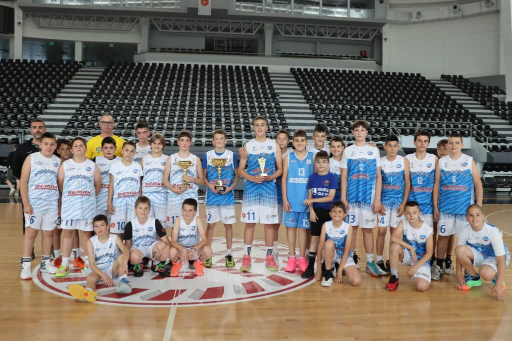 Završena deveta sezona Bemax lige: Šampioni dječaci "Vuk Karadžić" i djevojčice "Pavle Rovinski"